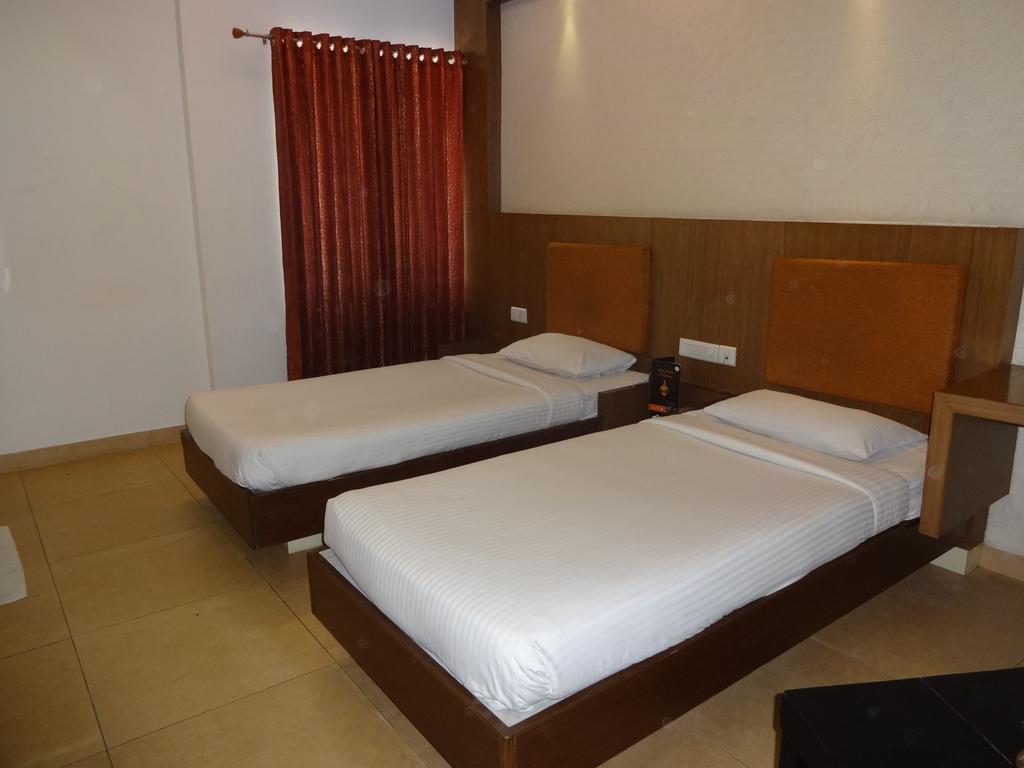 Pl.A Rathna Residency Hotel Tiruchirappalli Bilik gambar